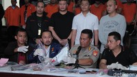 Jeratan pasal yang dikenakan pada 257 tersangka itu memiliki ancaman hukuman bervariasi. 