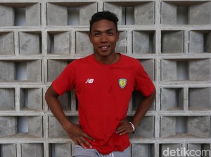Berlarilah Zohri, Berlarilah dengan Gembira Seperti di Atas Pasir Putih Waktu Dulu