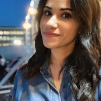 Berperan sebagai Meghan Markle ternyata butuh usaha yang cukup besar. Dia tak bisa langsung bertemu dengan sosok Meghan yang asli sehingga aktris 36 tahun itu melakukan riset lewat video-video di media sosial.  Foto: Instagram @tiffany_smith