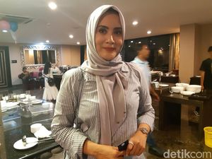 Elma Theana Jelaskan Lebam yang Ada di Wajah Waty Siregar