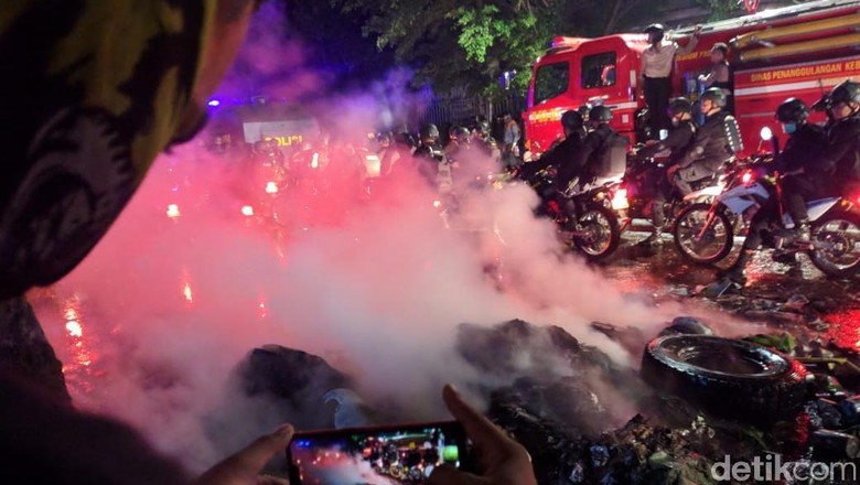 Polri: Dari Massa Brutal, 69 Orang Diduga Provokator Diamankan Polri: Dari Massa Brutal, 69 Orang Diduga Provokator Diamankan