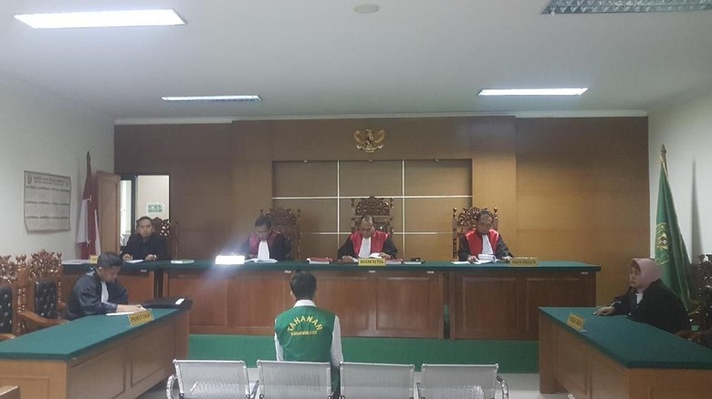 Napi Salemba yang Kendalikan Ribuan Ekstasi Dihukum Penjara Seumur Hidup Napi Salemba yang Kendalikan Ribuan Ekstasi Dihukum Penjara Seumur Hidup