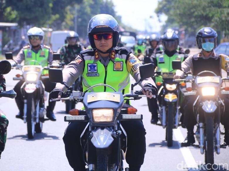 Usai Pulangkan 87 Peserta Aksi 22 Mei, Polisi Dan TNI Madiun Patroli Usai Pulangkan 87 Peserta Aksi 22 Mei, Polisi Dan TNI Madiun Patroli
