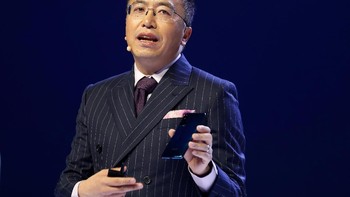 Presiden Honor, George Zhao, memperkenalkan Honor 20 Pro, Honor 20 serta Honor 20 Lite. Foto: Reuters