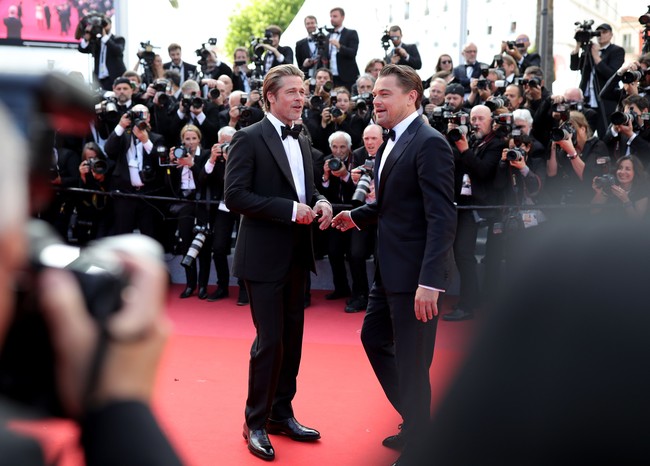 Leonardo DiCaprio dan Brad Pitt telah lama jadi pria idaman wanita. Kehadiran mereka dalam satu film tentu membuat wanita menantikan. Hal tersebut bisa dilihat dari sambutan untuk keduanya di karpet merah Festival Film Cannes. Foto: Getty Images