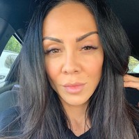 Seorang model bikini bernama Jenna Thompson disebut netizen sebagai orang yang berobsesi dengan diri sendiri. Ketika diundang ke sebuah acara televisi, Jenna mengungkap dirinya terlalu cantik untuk mencari pacar. Foto: Instagram @miss_jenna_thompson