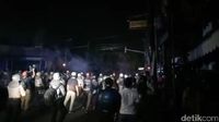 Rentetan Serangan Petasan di Depan Asrama Brimob