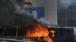 Ini Bus Brimob yang Dibakar Massa di Slipi