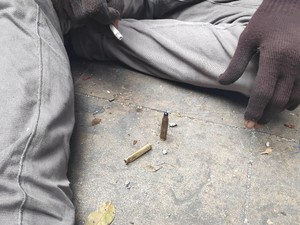 Pria di Tanah Abang Bawa-bawa Selongsong Peluru Karet dan Jaket Bolong