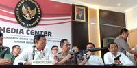 Kapolri Tunjukkan Senjata Serbu M-4 yang Sedianya Dipakai di 22 Mei