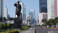 Selain di depan kantor Bawaslu, penutupan lalu lintas dilakukan di depan kantor KPU, Jalan Imam Bonjol. Massa juga berencana melakukan demo di depan kantor KPU.