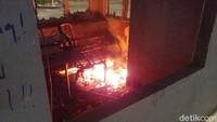 Foto: Pospol Sarinah yang dibakar oleh oknum dalam massa 22 Mei