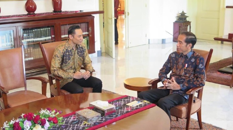 Ke Istana Bogor, AHY Jadi Jembatan Komunikasi Jokowi dan SBY Ke Istana Bogor, AHY Jadi Jembatan Komunikasi Jokowi dan SBY