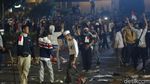 Usai Berbuka, Massa Aksi 22 Mei Kembali Ricuh di Depan Bawaslu