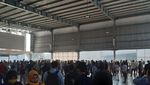 Penampakan Stasiun Tanah Abang yang Dilempari Batu oleh Massa