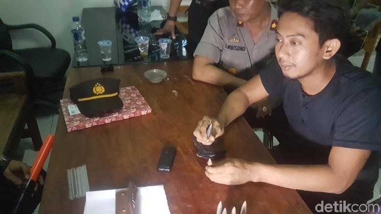 Polisi Amankan Sekarung Proyektil Peluru di Tol Serang Timur Polisi Amankan Sekarung Proyektil Peluru di Tol Serang Timur