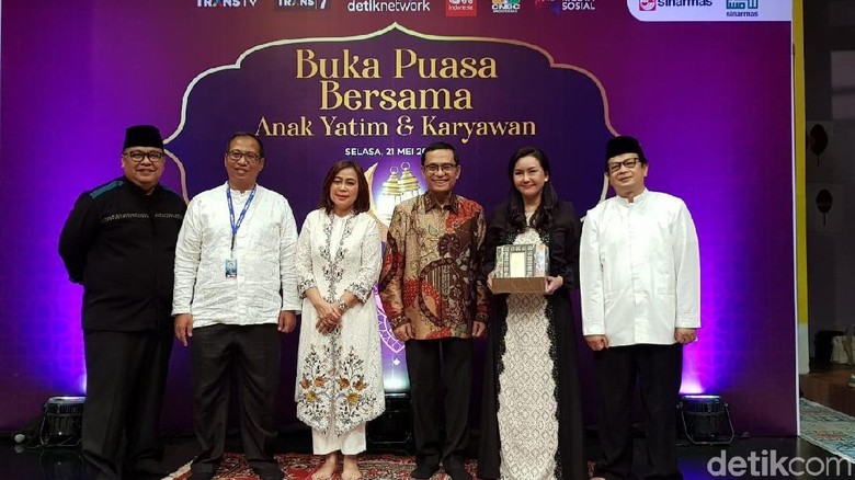 Transmedia Bukber Anak Yatim, Yayasan Muslim Sinar Mas Wakafkan Alquran Transmedia Bukber Anak Yatim, Yayasan Muslim Sinar Mas Wakafkan Alquran