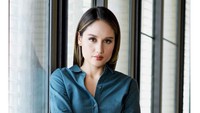 Cinta Laura mengajak para masyrakat untuk move on dan tak bekerjasama membangun Indonesia. Dok. Twitter/xcintakhielx