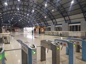 Kondisi Stasiun Palmerah Malam Ini, Sepi Penumpang