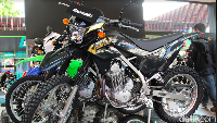 Tepat pada bulan Ramadhan, Kawasaki memperkenalkan motor baru ke tanah air. Tak tanggung-tanggung, KLX230 diperkenalkan untuk pertama kalinya di dunia alias World Premiere di Indonesia. Foto: Ruly Kurniawan/detikOto