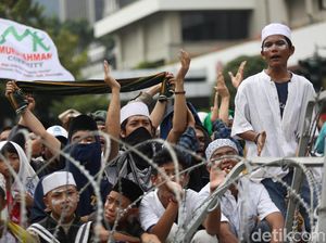 Imbas Demo, MRT Hanya Beroperasi Hingga Stasiun Dukuh Atas