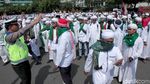 Massa Bersorban Mulai Bergerak Menuju Bawaslu