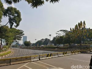 Dipasang Kawat Berduri, Lalin Gatot Subroto Arah DPR Masih Ditutup
