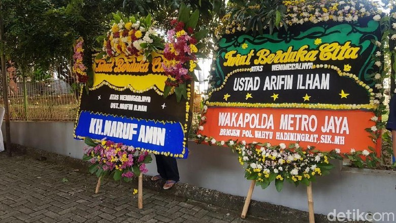 Maruf Amin hingga Sandiaga Kirim Bunga Duka Cita untuk Ustaz Arifin Ilham Maruf Amin hingga Sandiaga Kirim Bunga Duka Cita untuk Ustaz Arifin Ilham