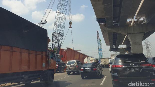Gara-gara Ini, Jakarta-Cikarang Ditempuh Setengah Hari