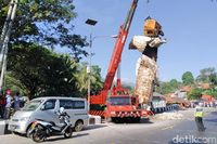 Truk Tronton yang Masuk Jurang di Nagreg Dievakuasi, Sopir Ditemukan Tewas