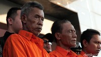 Polisi mengamankan sopir dan dua orang pengurus DPC Gerindra Tasikmalaya terkait ambulans yang berisi batu di kawasan Sabang, Jakarta Pusat. Namun ketiganya mengaku tidak mengetahui asal-muasal batu itu.