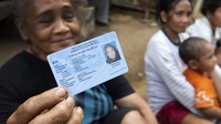Ada lima warga yang memiliki e-KTP.