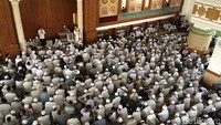 Selain HNW, Menteri Agama (Menag) Lukman Hakim Saifuddin juga takziah ke Ponpes Az-Zikra, Sentul, Bogor. Lukman mengatakan zikir dan dakwah yang dikumandangkan Arifin Ilham memiliki kekuatan untuk bangsa Indonesia. Dengan zikir, Arifin Ilham mengajak umat lebih mendekatkan diri kepada Allah.