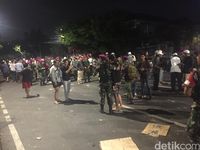 Disisir Marinir, Massa di Slipi Bubar