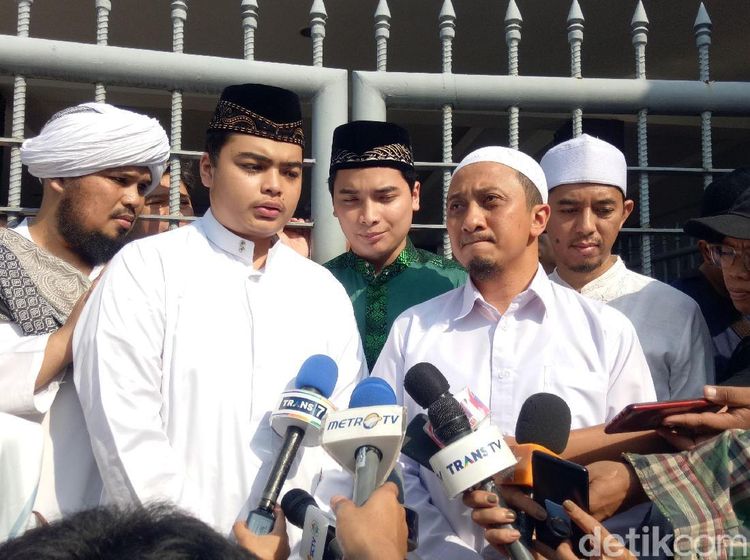 Jenazah Ustaz Arifin Ilham Disambut Tokoh, Ulama dan Sahabat