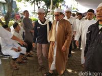 Bima Arya dan Salim Segaf Melayat Arifin Ilham ke Az-Zikra Sentul