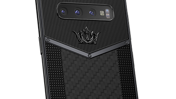 Sedangkan ini merupakan Galaxy S10 Black Edition Carbon dengan harga USD 4.800 atau sekitar Rp 69,4 juta. Foto: Caviar