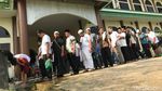 Jenazah Bertolak dari Halim dan Penantian Para Pelayat