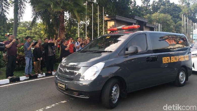 Jenazah Arifin Ilham Tiba di Halim, Langsung Menuju Az-Zikra Sentul Jenazah Arifin Ilham Tiba di Halim, Langsung Menuju Az-Zikra Sentul