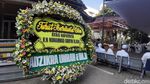 Karangan Bunga Penuhi Masjid Sambut Jenazah Ustaz Arifin Ilham