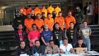 Kabid Humas Polda Metro Jaya Kombes Argo Yuwono menegaskan, ketiga orang yang naik ambulans ke Jakarta diperintahkan ketua DPC Gerindra Tasikmalaya. Setibanya di Jakarta, ambulans mampir terlebih dahulu di Jalan HOS Cokroaminoto. Di situ mereka menjemput simpatisan asal Riau.
