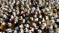 Menag Lukman juga bersyukur Arifin Ilham mendirikan Ponpes Az-Zikra. Dia berharap para santri Ponpes Az-Zikra bisa meneruskan kebaikan Arifin Ilham.