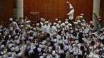Momen Ribuan Jemaah Salatkan Jenazah Ustaz Arifin Ilham