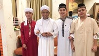 Selain itu Ustaz Arifin Ilham juga sangat dicintai oleh anak-anaknya. Dok. Instagram/kh_m_arifin_ilham