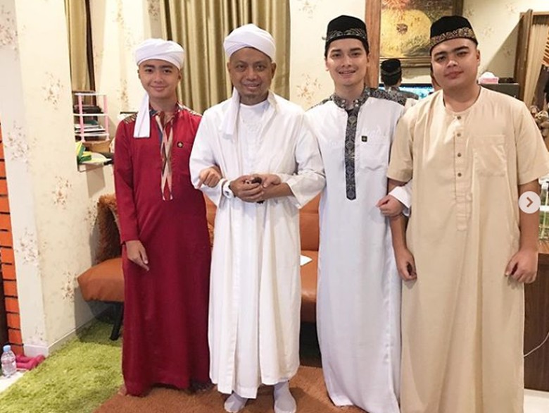 Foto: Dok. Instagram/kh_m_arifin_ilham Foto: Dok. Instagram/kh_m_arifin_ilham