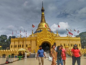 Pagoda Terbesar ke-3 Dunia Jadi Daya Tarik Wisata di Brastagi