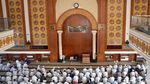 Potret Jemaah Az-Zikra Baca Alquran untuk Alm Ustaz Arifin Ilham