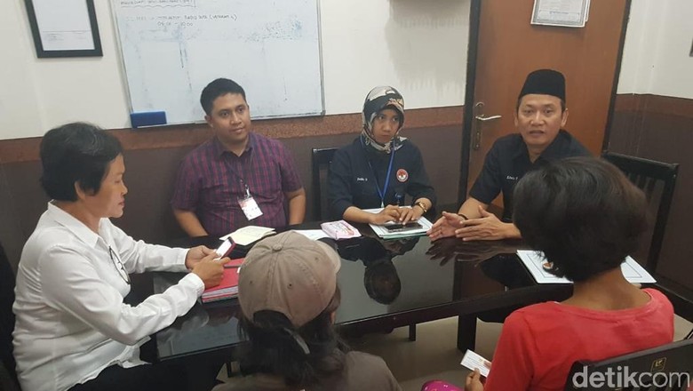 Eka PRT yang Disiram Air Mendidih dan Adiknya Minta Perlindungan LPSK Eka PRT yang Disiram Air Mendidih dan Adiknya Minta Perlindungan LPSK