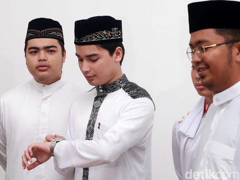 Foto: Ameer Azzikra (paling kiri/Ari Saputra) Foto: Ameer Azzikra (paling kiri/Ari Saputra)