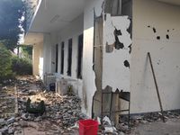 Kerusakan di salah satu bagian gedung Bawaslu